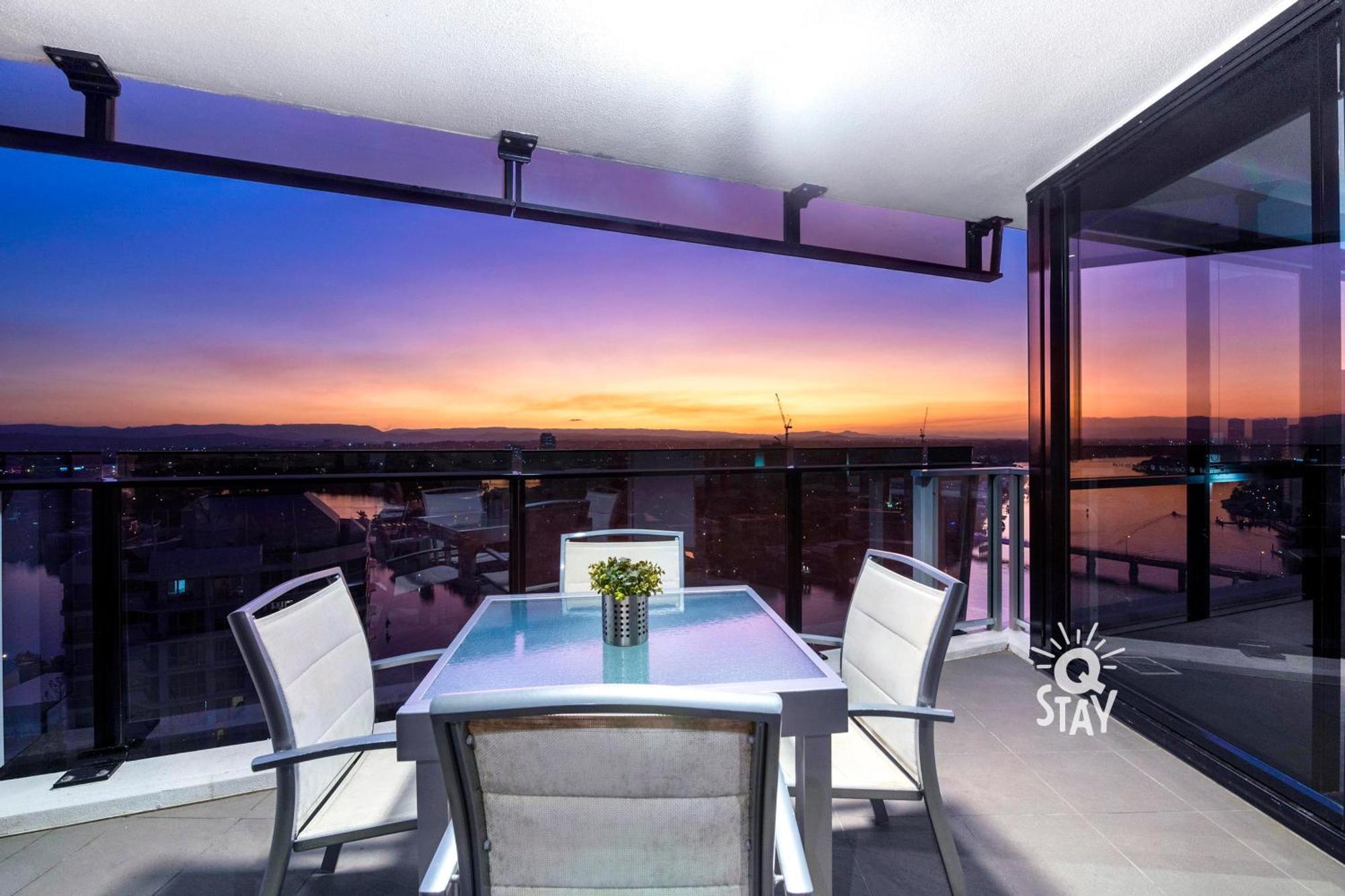 Circle On Cavill Surfers Paradise Mid Week Madness Deal - Q Stay غولد كوست المظهر الخارجي الصورة